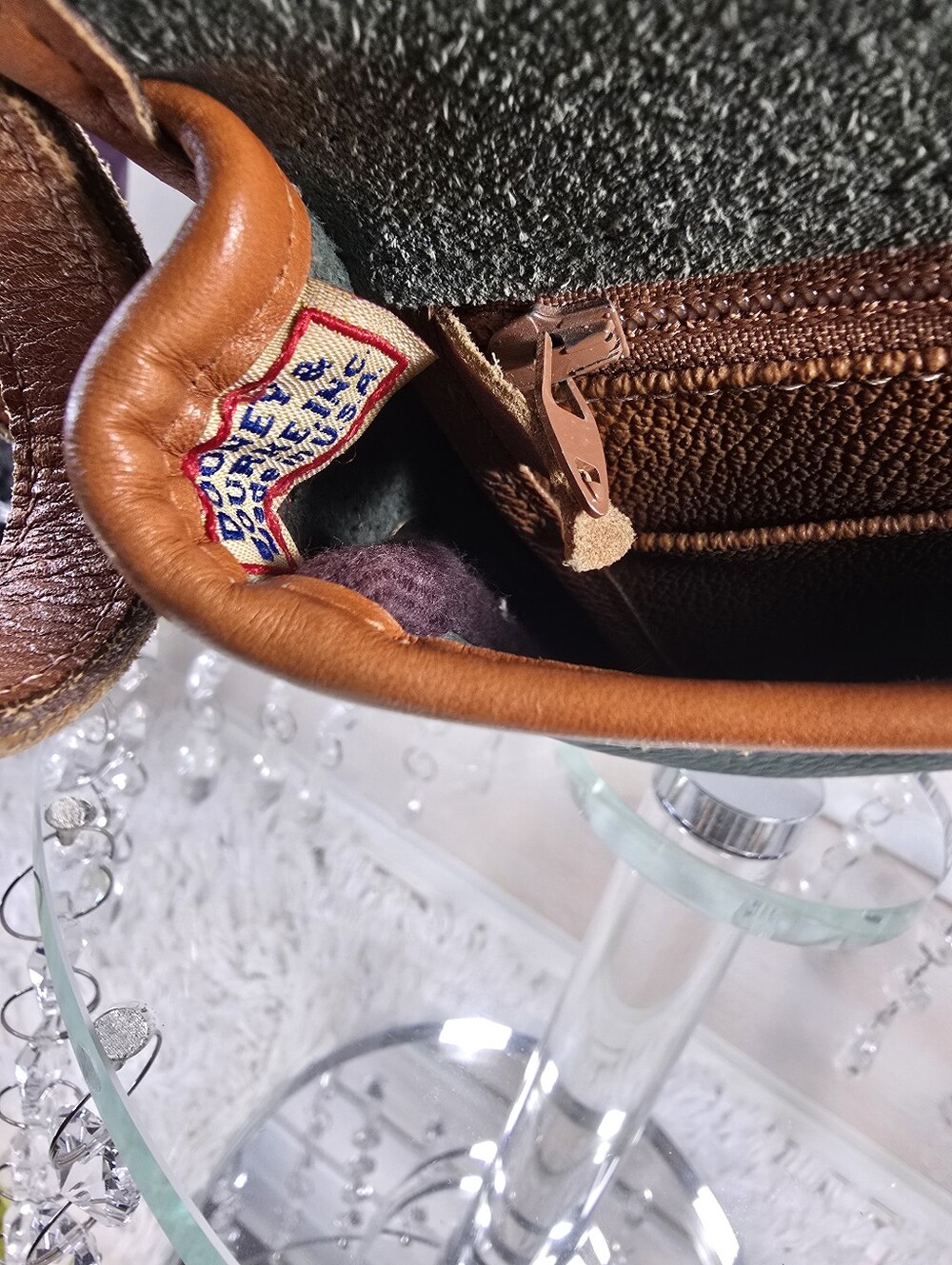 Vintage Dooney & Bourke Green and Tan All weather Leather Crossbody - Picture 11 of 16